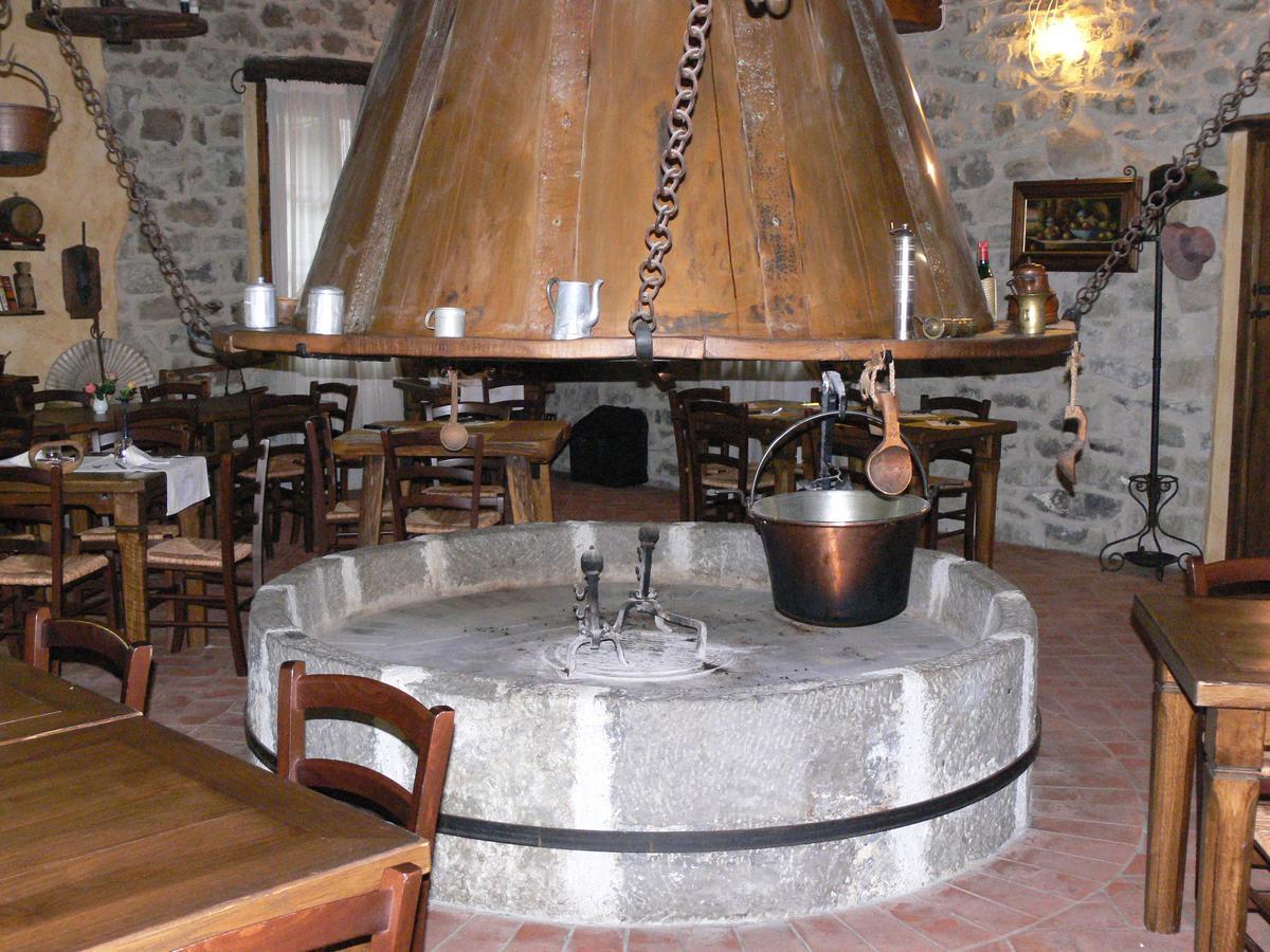 Il Cappellaio Matto Bed and Breakfast Montalto Ligure Buitenkant foto