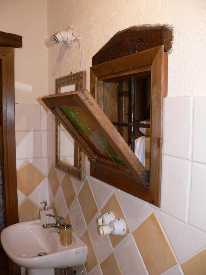 Il Cappellaio Matto Bed and Breakfast Montalto Ligure Buitenkant foto