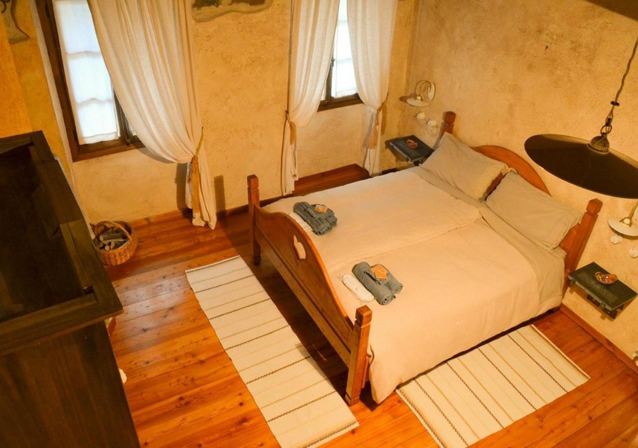 Il Cappellaio Matto Bed and Breakfast Montalto Ligure Buitenkant foto
