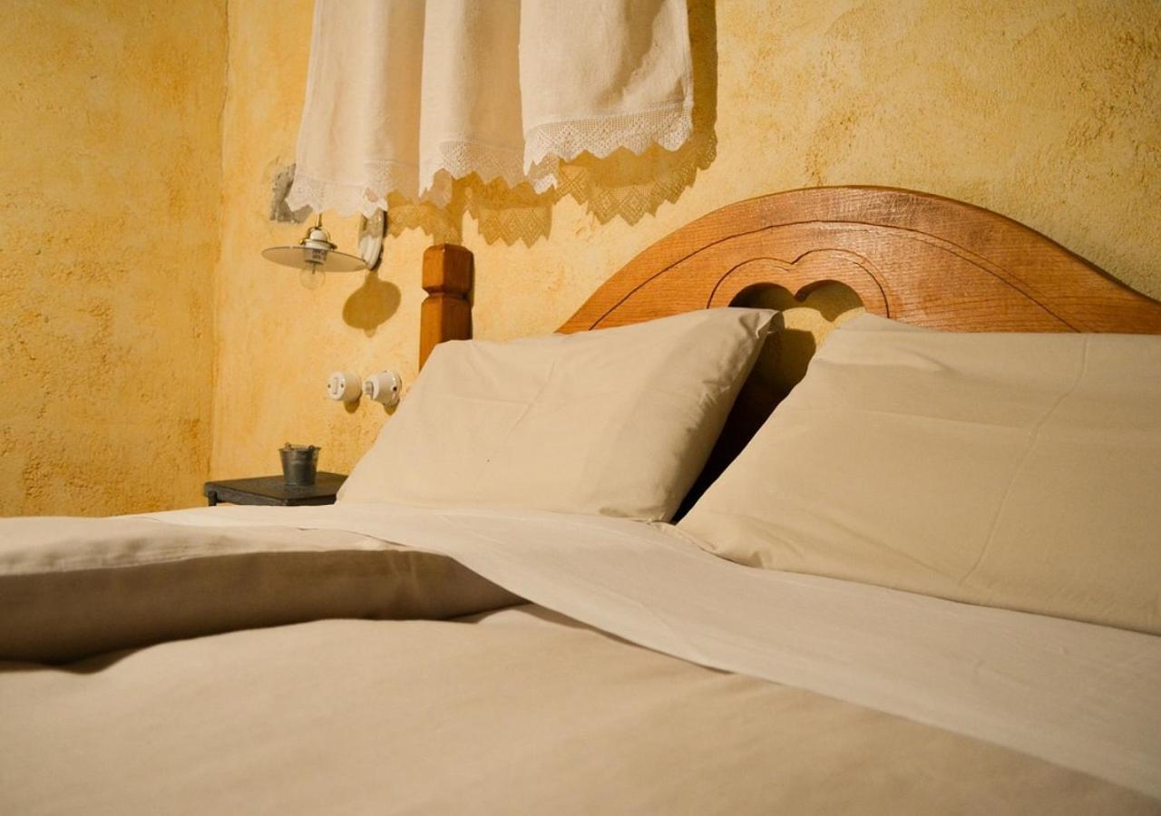 Il Cappellaio Matto Bed and Breakfast Montalto Ligure Buitenkant foto
